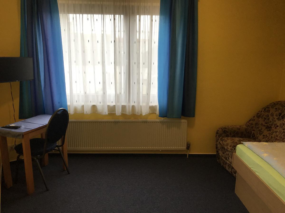 Hotel Km Darmstadt Esterno foto