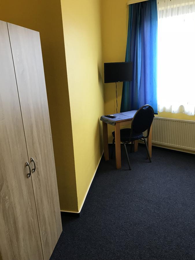 Hotel Km Darmstadt Esterno foto